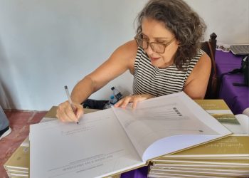 Alzira Agostini Haddad lança livro SER NOBRE É TER IDENTIDADE