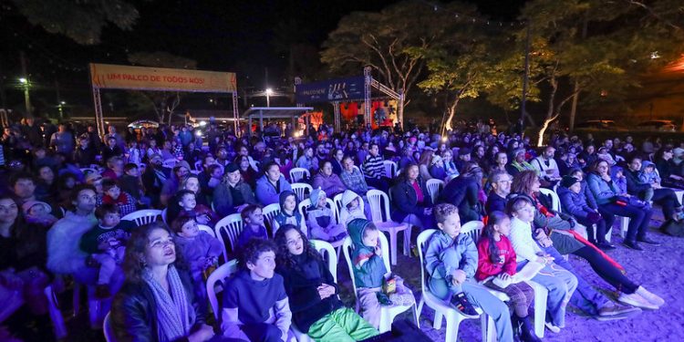 Tiradentes em Cena reúne 16 mil pessoas e movimenta economia e cultura local