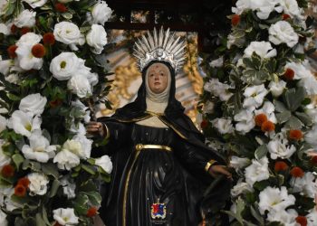 Milhares de fiéis se reúnem em Ritápolis para festejar santa das causas impossíveis