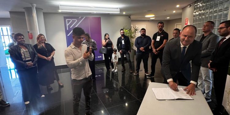 Vereador Fernando Inspetor toma posse na nova diretoria da União dos Vereadores de Minas Gerais