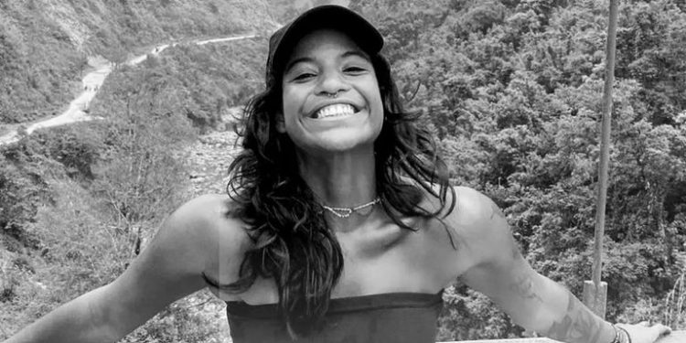Morre Juliana Marins, brasileira caiu em trilha do vulcão Rinjani na Indonésia
