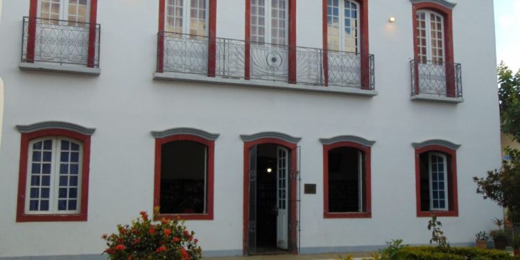 Biblioteca Pública Municipal Baptista Caetano d’Almeida: um espaço de todos e para todos