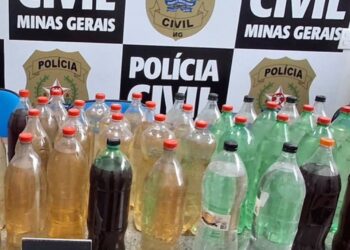Operação Baco retira mais de 182 mil litros de bebidas irregulares do mercado em Minas