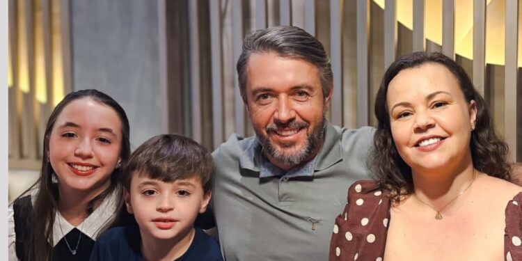 Amor, Fé e Família: Prefeito Aurélio Suenes celebra aniversário da primeira-dama Danielle Souza com declaração emocionante