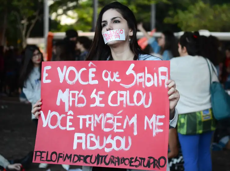 Cresce percentual de mulheres que relatam medo de ser estupradas