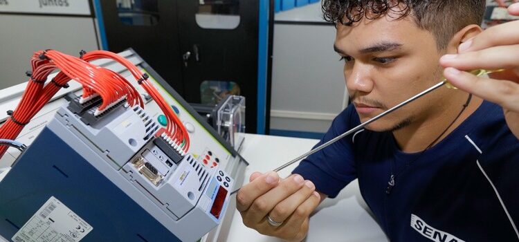 Minas Gerais inicia aulas da sexta edição edição do Trilhas de Futuro nesta quinta-feira (12/3)