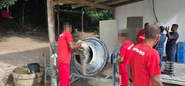 Penitenciária de Teófilo Otoni inaugura fábrica de blocos de concreto com mão de obra de presos