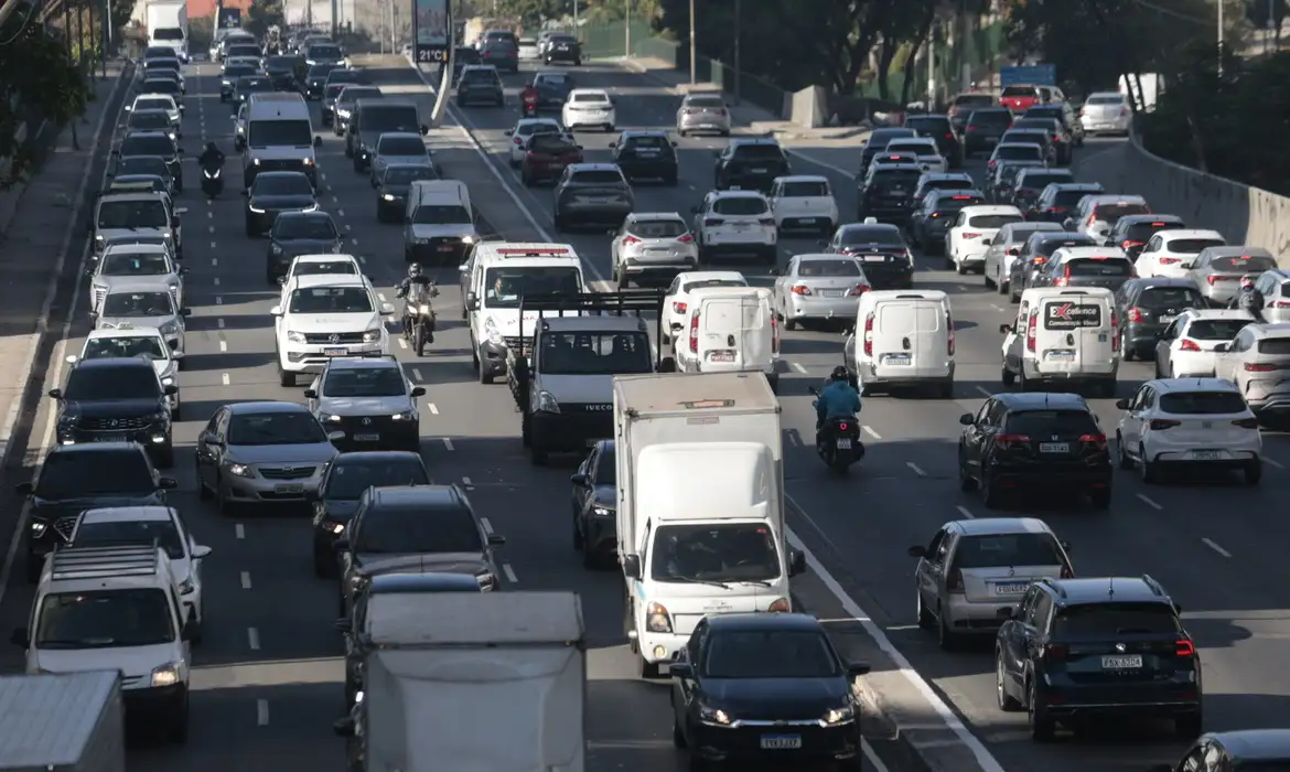 Crédito para carros de aplicativo tem teto elevado para R$ 200 mil
